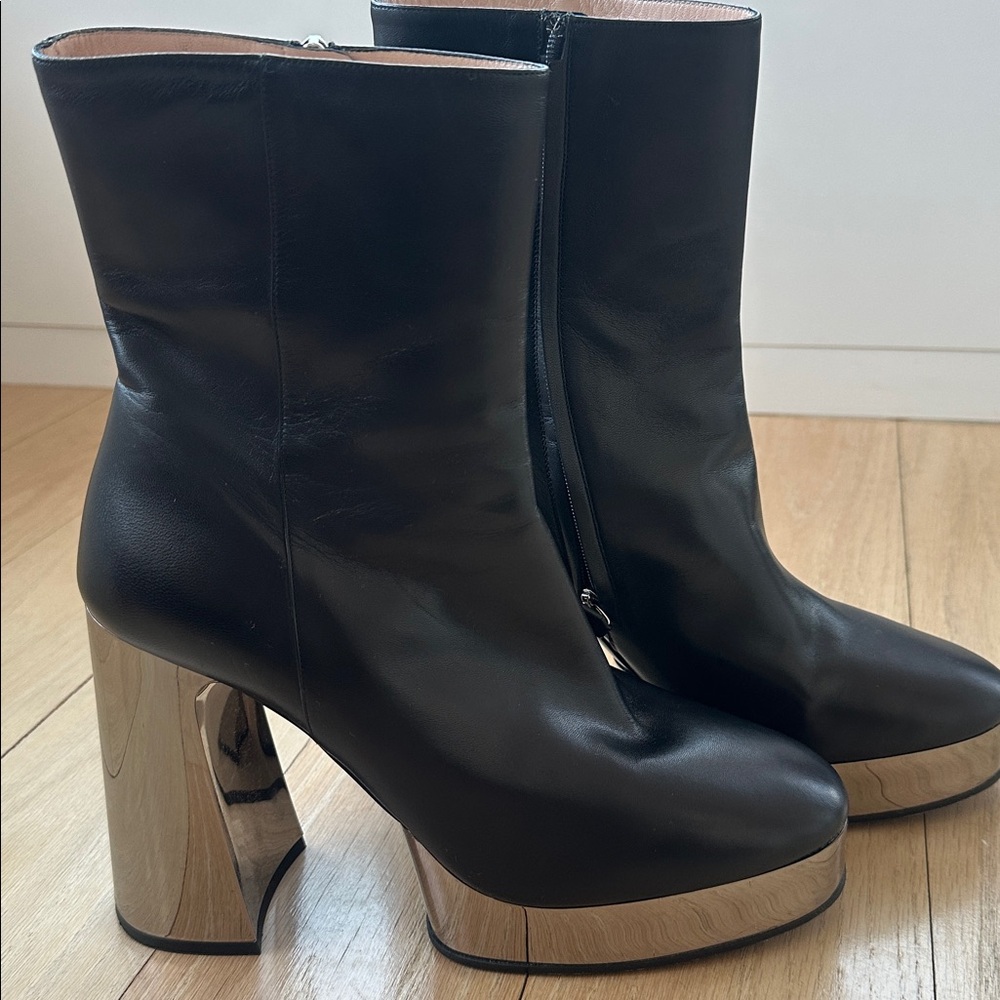 Gucci Black Leather Platform Ankle Boots with Silver Mirror Heel 41.5 - Picture 11 of 11